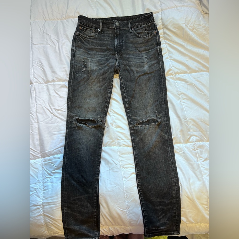 Men’s American eagle ripped skinny jeans